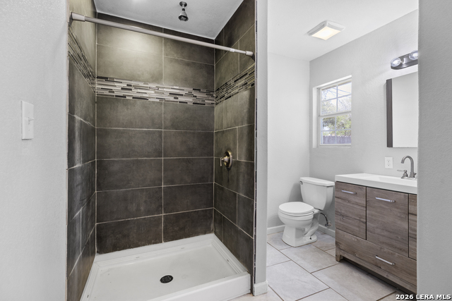 236 Glenbrook Property Photo 7