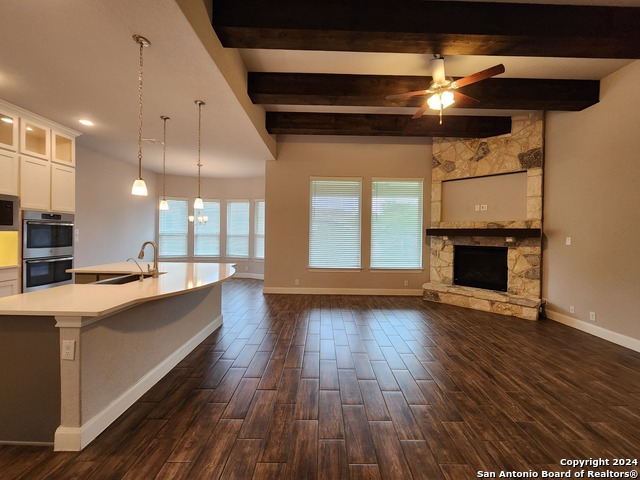 969 Carriage Loop Property Photo 3