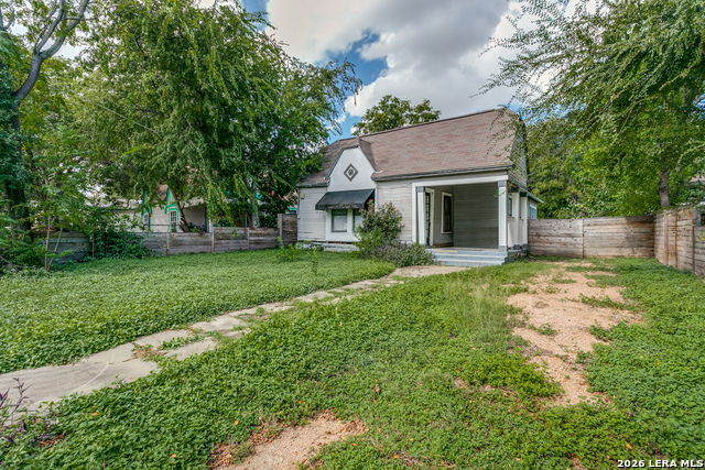 523 E MAGNOLIA AVE