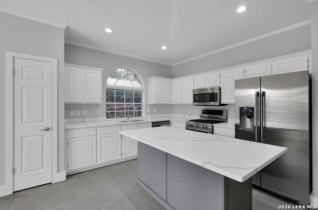 410 Shadowbluff Dr Property Photo 8