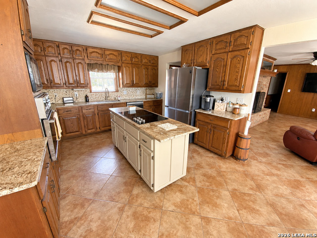2379 Wetz Rd Property Photo 6