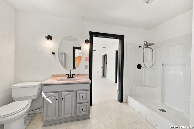 8486 S Loop 1604 E Property Photo 32
