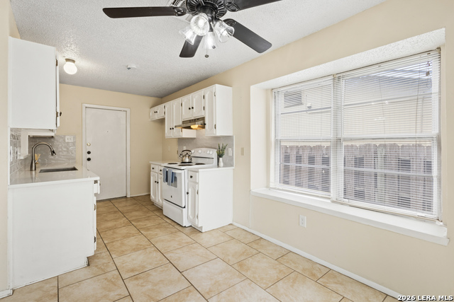 4914 Grey Hawk Dr Property Photo 3