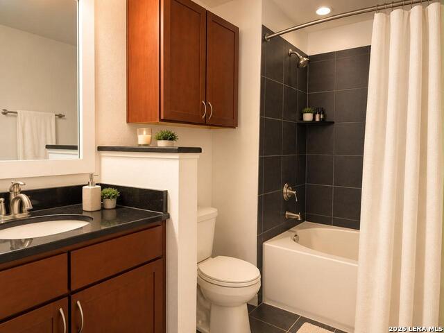 7342 Oak Manor Dr Property Photo 7