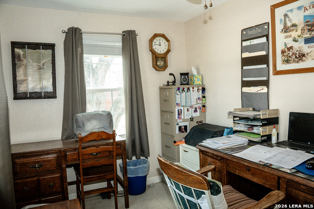 309 E Ave Property Photo 11