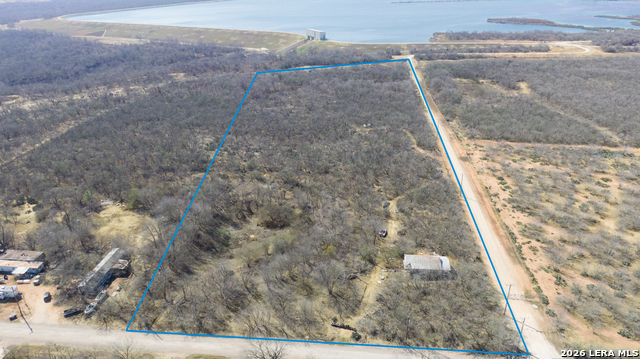 17873 Shady Falls Rd Property Photo 2