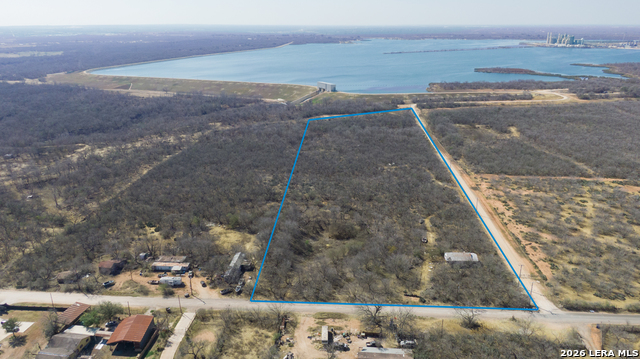 17873 Shady Falls Rd Property Photo 3