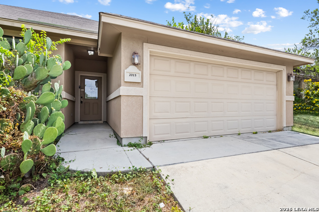 2015 Sungate Dr Property Photo 2