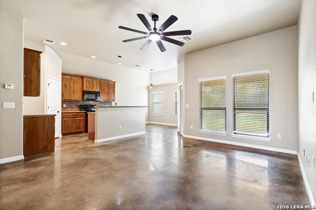 2015 Sungate Dr Property Photo 5
