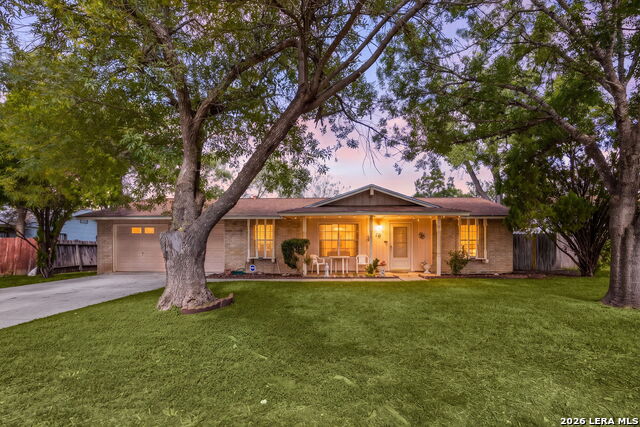 5247 Round Table Property Photo 1