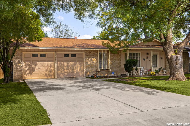 5247 Round Table Property Photo 2
