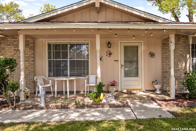 5247 Round Table Property Photo 4