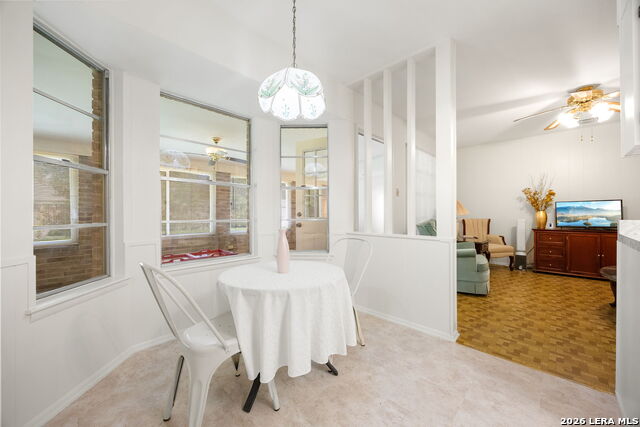 5247 Round Table Property Photo 9
