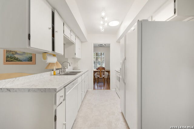 5247 Round Table Property Photo 10