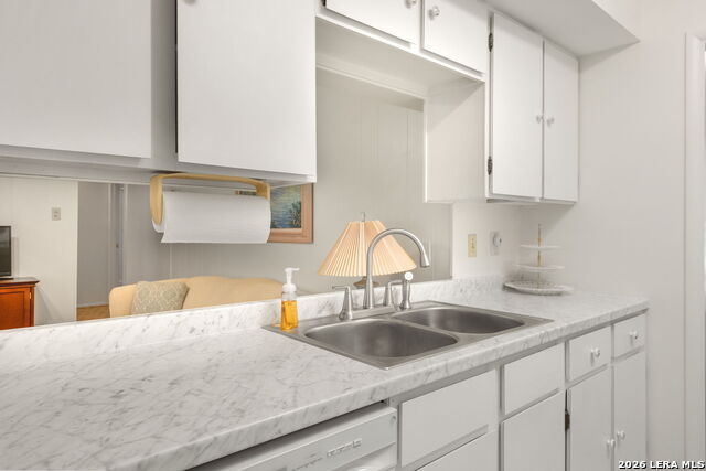 5247 Round Table Property Photo 11
