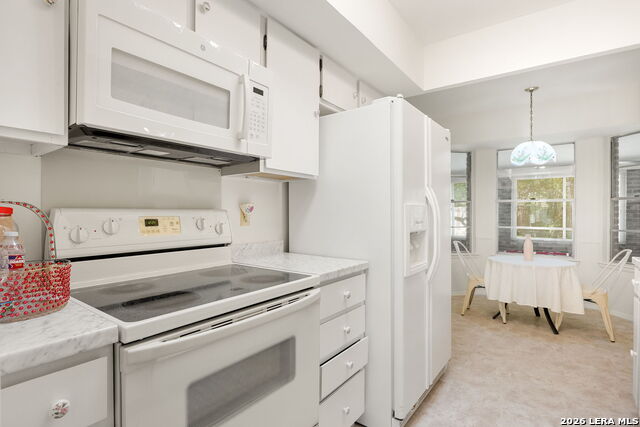 5247 Round Table Property Photo 12