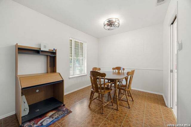 5247 Round Table Property Photo 14