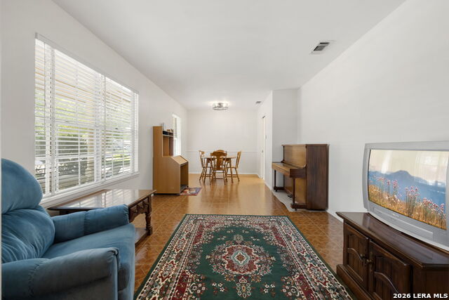 5247 Round Table Property Photo 15