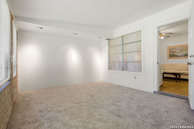 5247 Round Table Property Photo 17