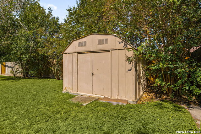 5247 Round Table Property Photo 29