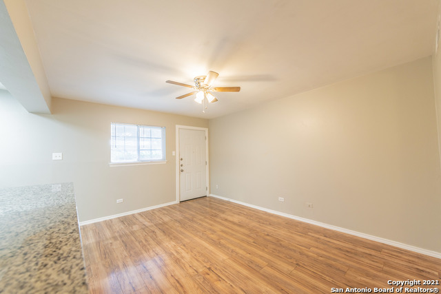 615 Vance Jackson Rd Property Photo 6