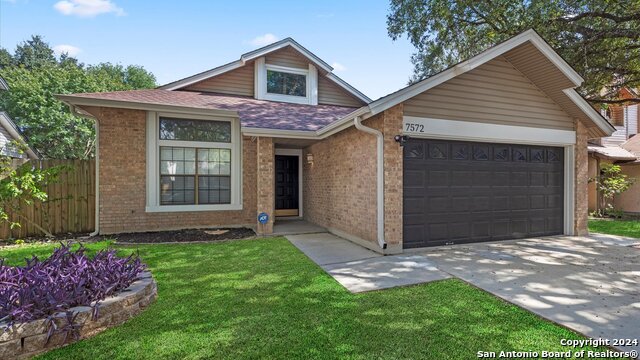 7572 AUTUMN PARK Property Photo 1
