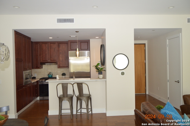 610 E Market St Property Photo 12