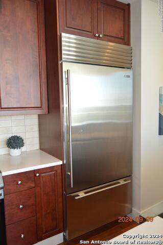 610 E Market St Property Photo 13
