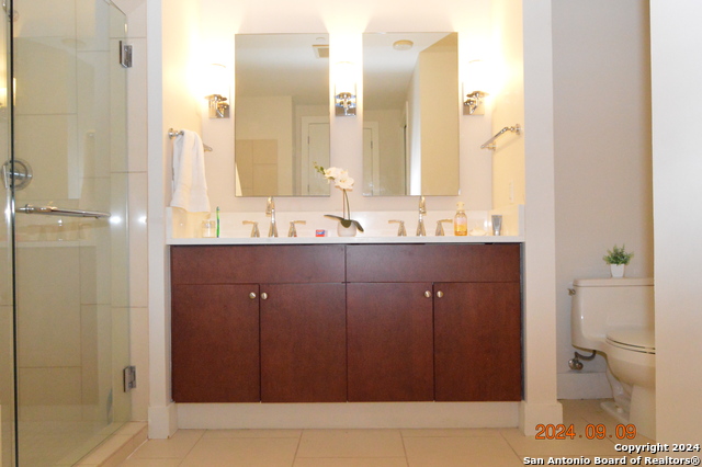 610 E Market St Property Photo 19