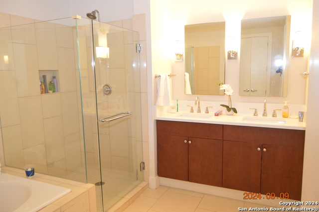 610 E Market St Property Photo 20