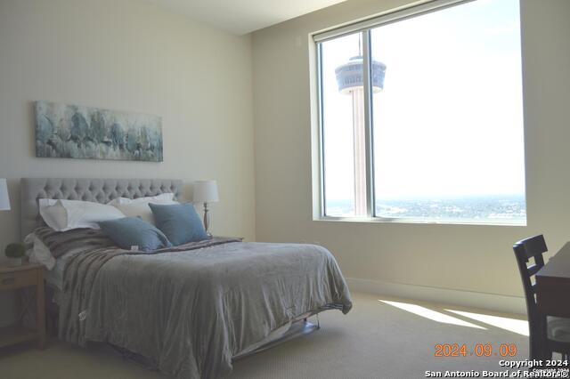 610 E Market St Property Photo 21