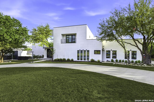 150 Champions Bnd Property Photo