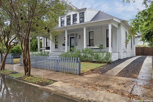 311 Pereida St Property Photo 2