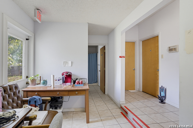 523 E Donegan Property Photo 9