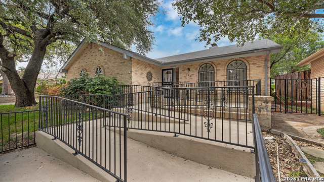 350 Fenwick Property Photo 1