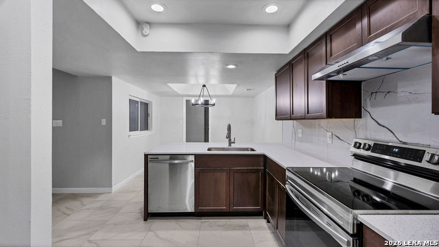 350 Fenwick Property Photo 13