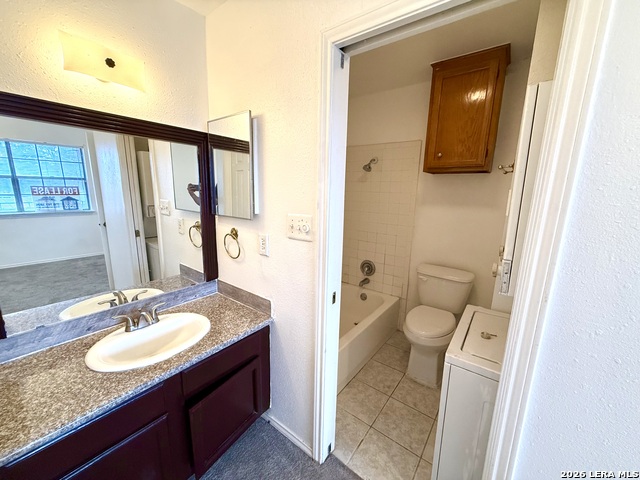 4803 Hamilton Wolfe Property Photo 8