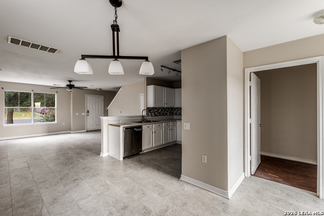 11812 Lima Property Photo 8