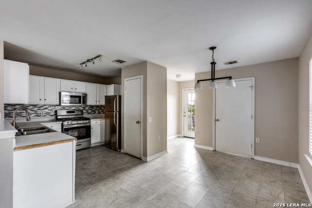 11812 Lima Property Photo 9