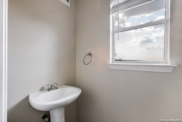 11812 Lima Property Photo 14