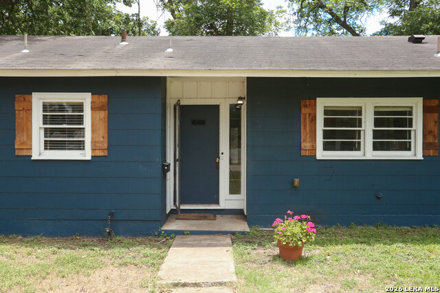 621 E Hackberry Property Photo 7