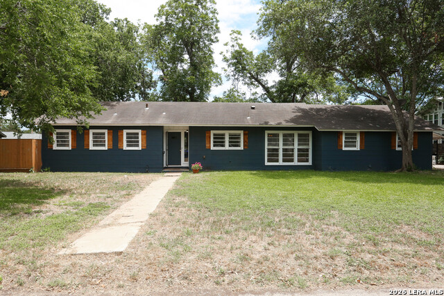 621 E Hackberry Property Photo 8