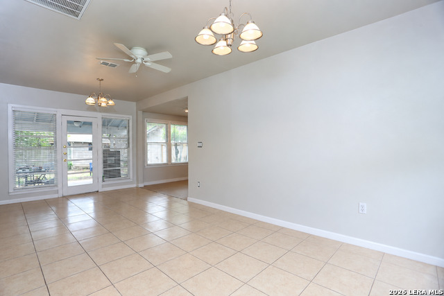 621 E Hackberry Property Photo 13