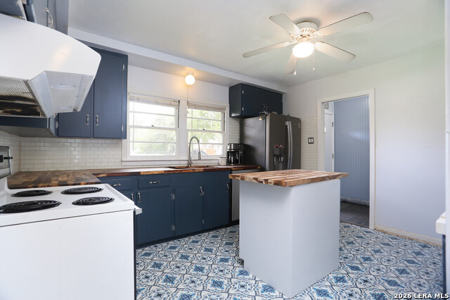 621 E Hackberry Property Photo 14