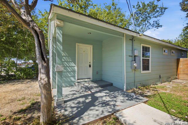 1809 W Southcross Property Photo 1