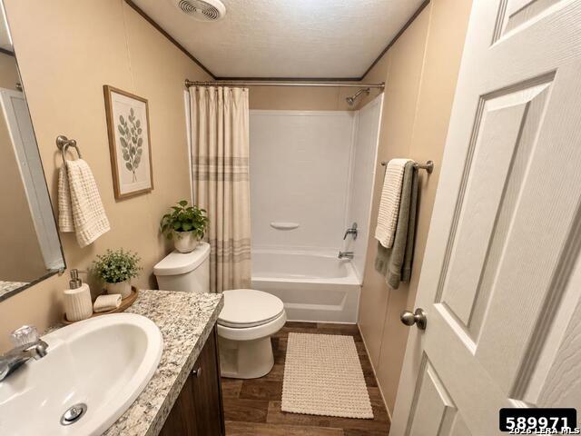 105 E Newman St Property Photo 6