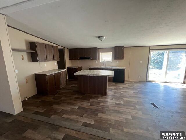 105 E Newman St Property Photo 10