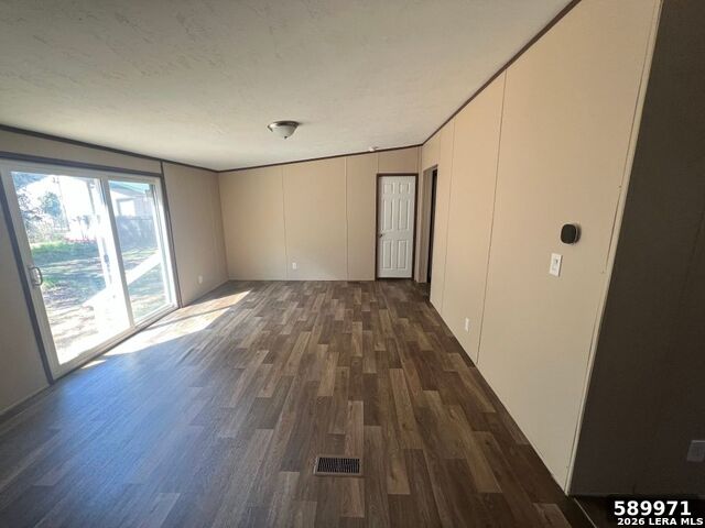 105 E Newman St Property Photo 11