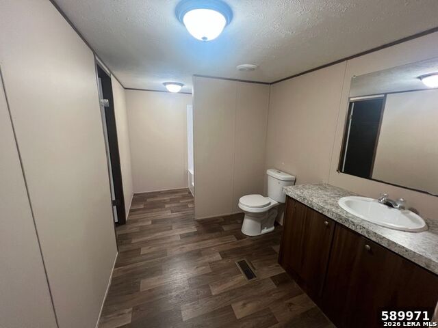105 E Newman St Property Photo 15