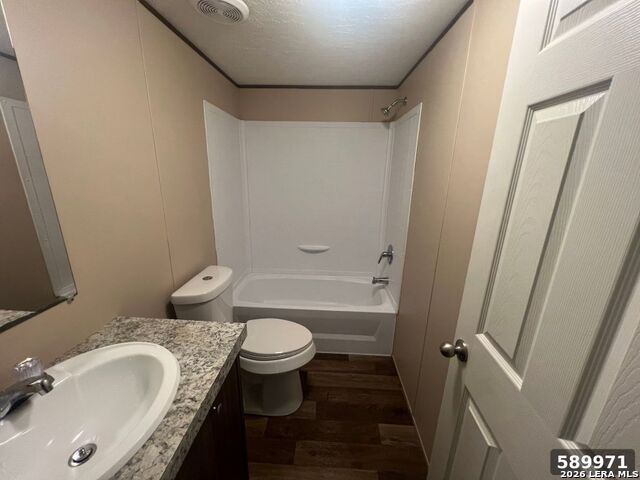 105 E Newman St Property Photo 16